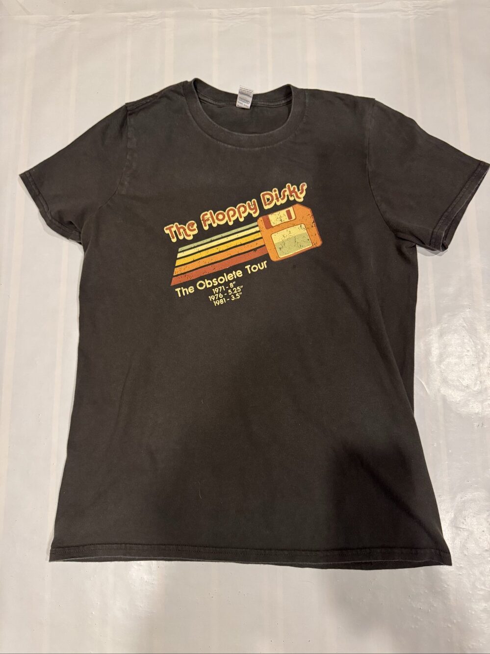 Men’s Anvil The Floppy Disks Obsolete Tour Retro Computer Graphic T-Shirt – Blac